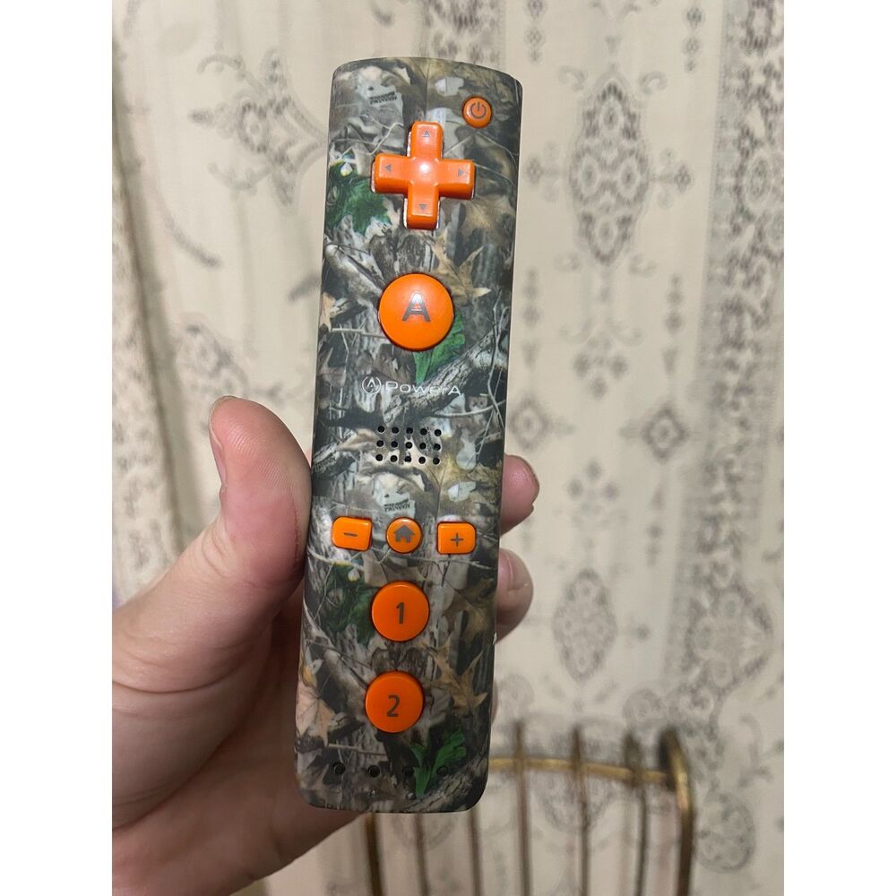 nintendo Wii: PowerA themed camoflage remote FOR PARTS